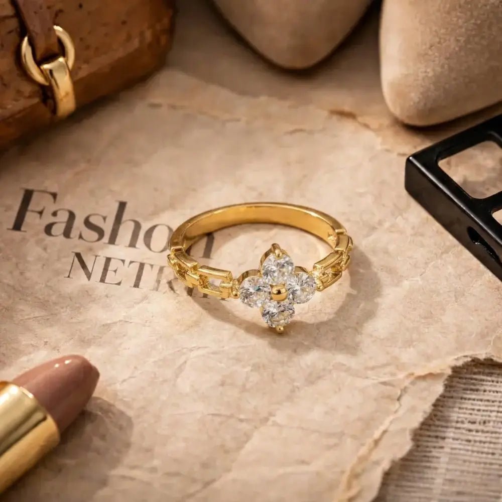 Willow Diamond Petal Ring - CLAYCALI