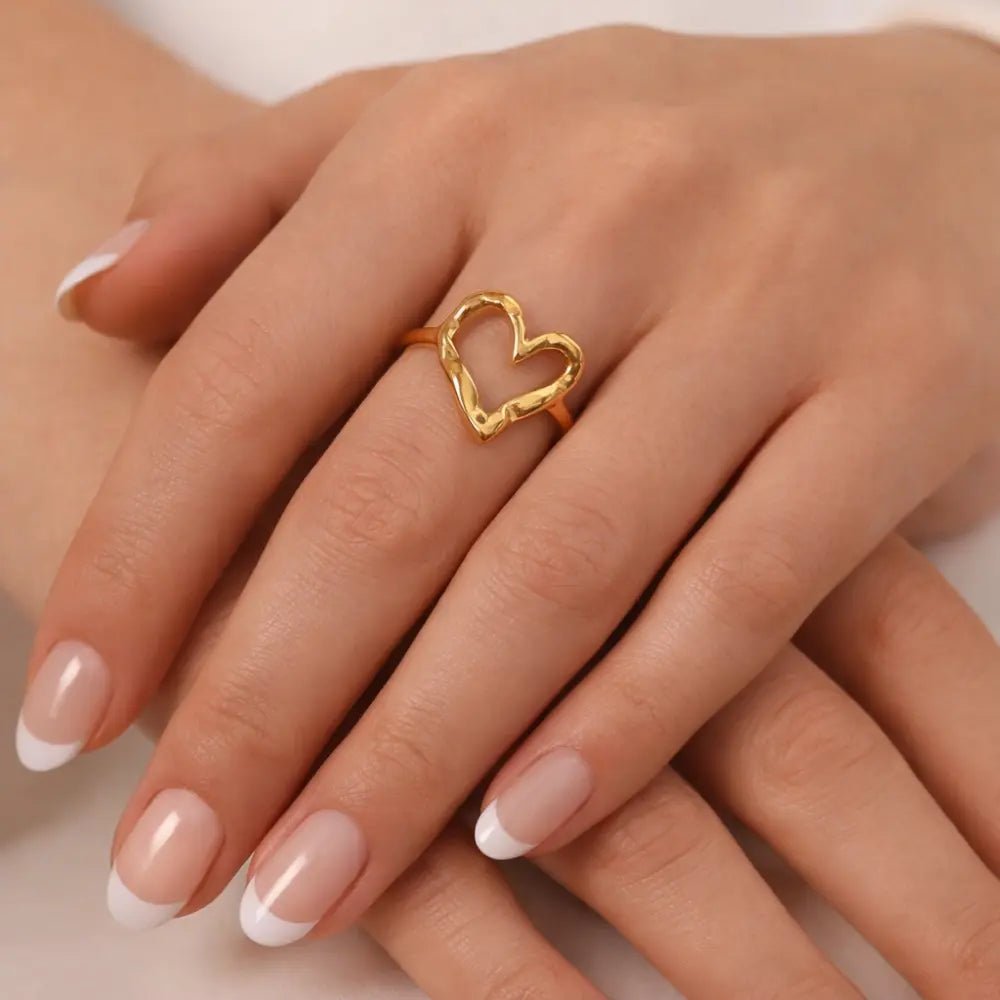 Amoura Heart Ring - CLAYCALI