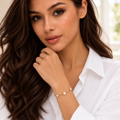 Leni Mini Pearl Clover Bracelet — on model