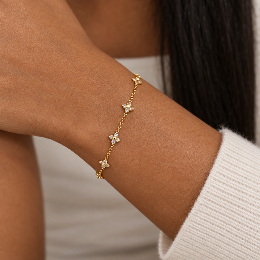 Mae Crystal Clover Bracelet — close-up