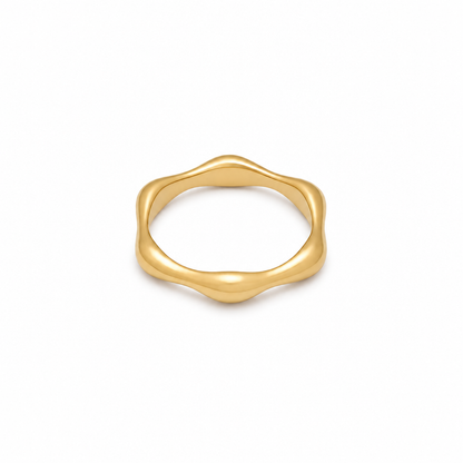 Lark Aura Ripple Ring — white background