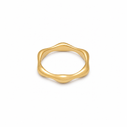 Lark Aura Ripple Ring — white background