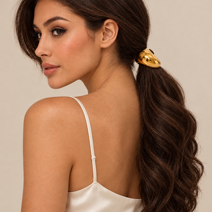 Hair accessory 40 — on model