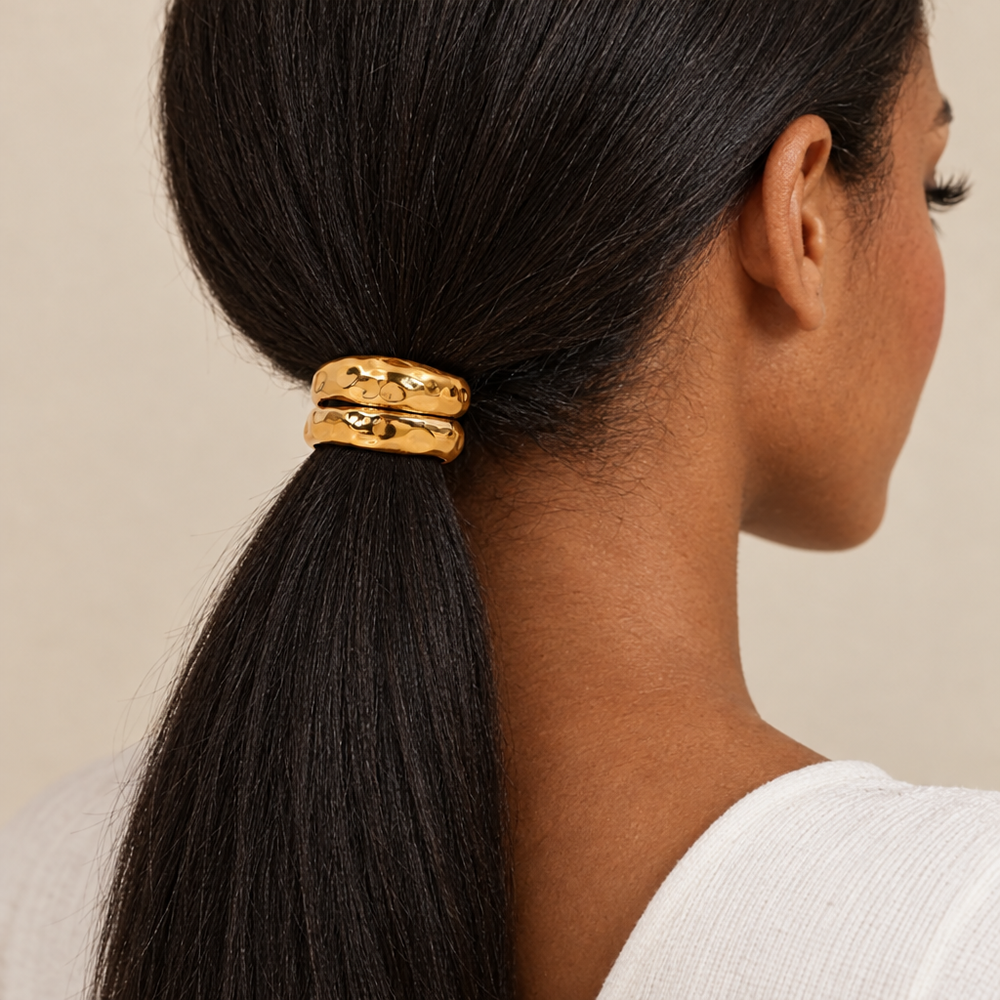 Hair accessory 42 — close-up