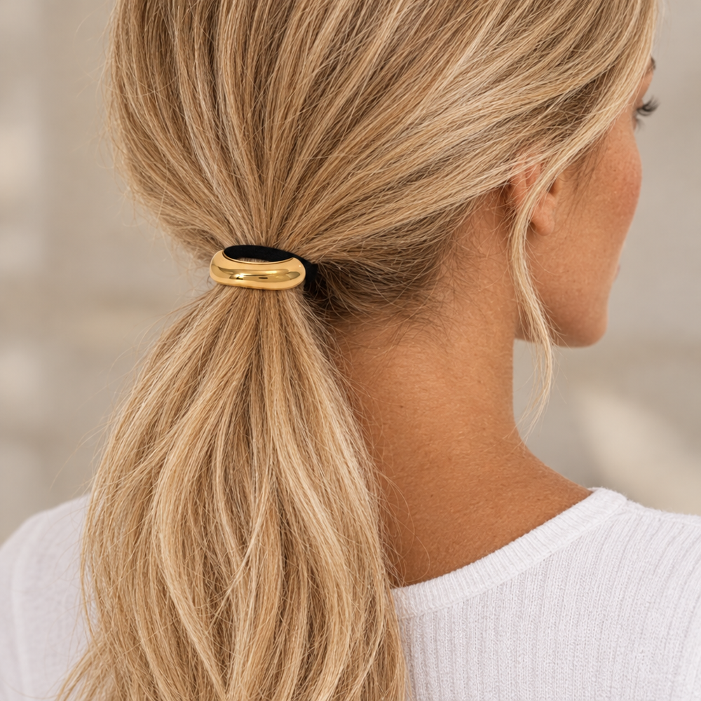Hair accessory 43 — close-up