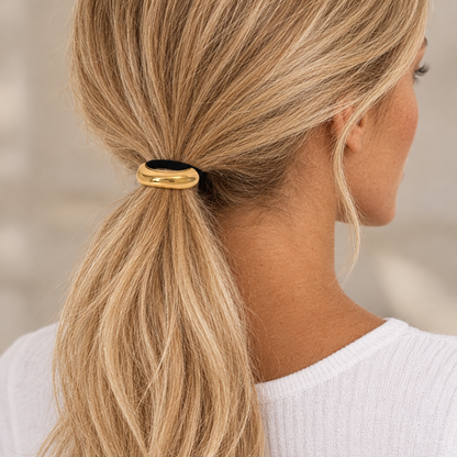 Hair accessory 43 — close-up