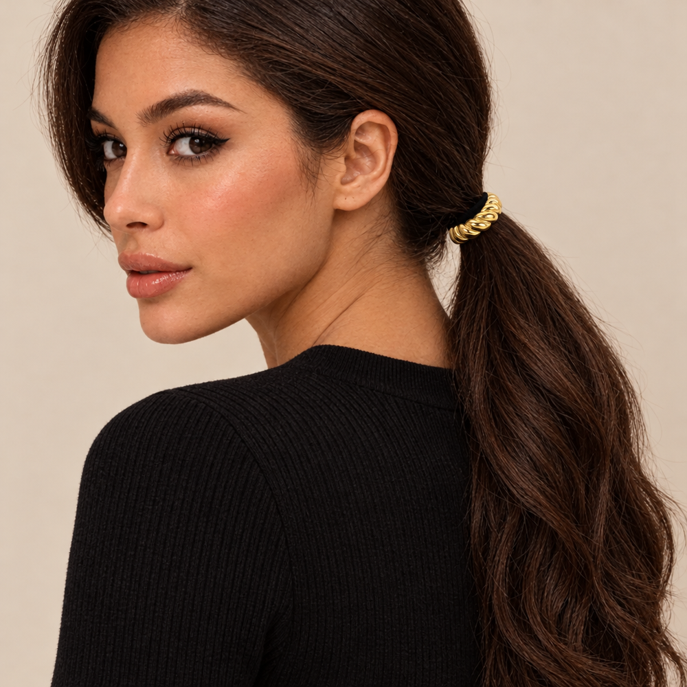 Hair accessory 50 — on model
