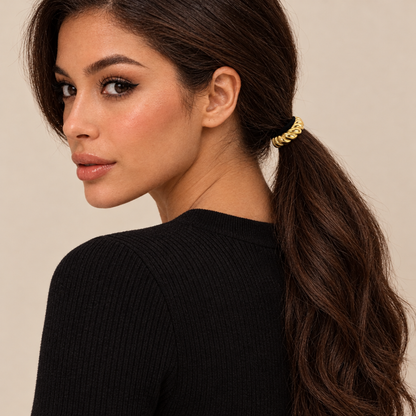 Hair accessory 50 — on model