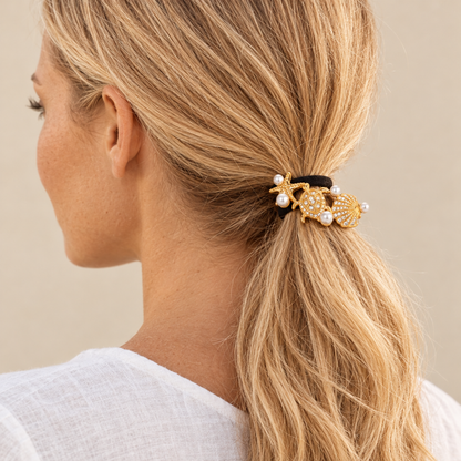 Hair accessory 51 — close-up