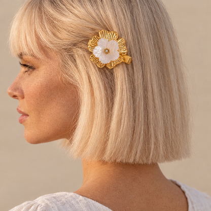 Hair accessory 74 — close-up