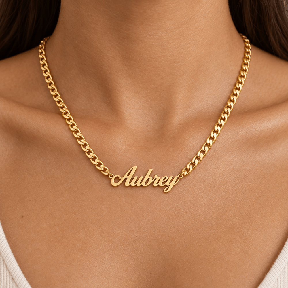 Paige Bold Curb Name Necklace - CLAYCALI