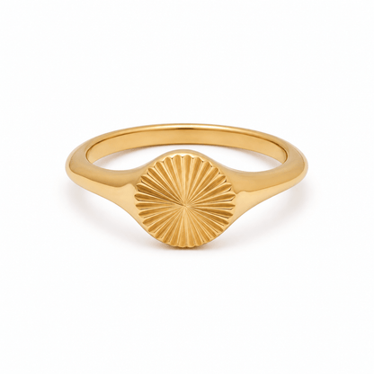 Maddie Sunburst Signet Ring - CLAYCALI